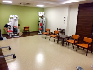ウェルケアテラス川口元郷　1階多目的室に設置されたリハビリ機器は計4種